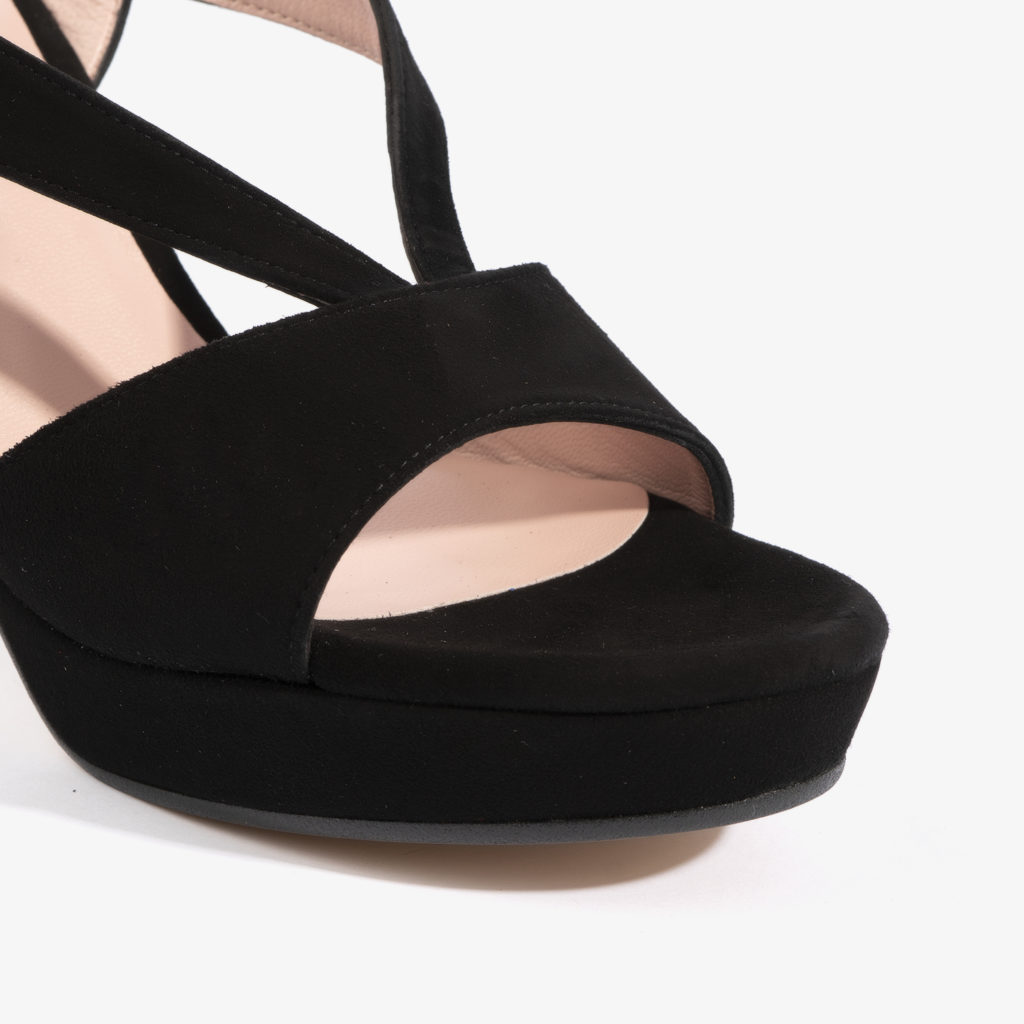 sandalia joni shoes confeccionada en ante color negro